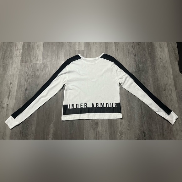 White/Black Under Armour Long Sleeve-Juniors Size Small-Mesh on Sleeves - Picture 2 of 7